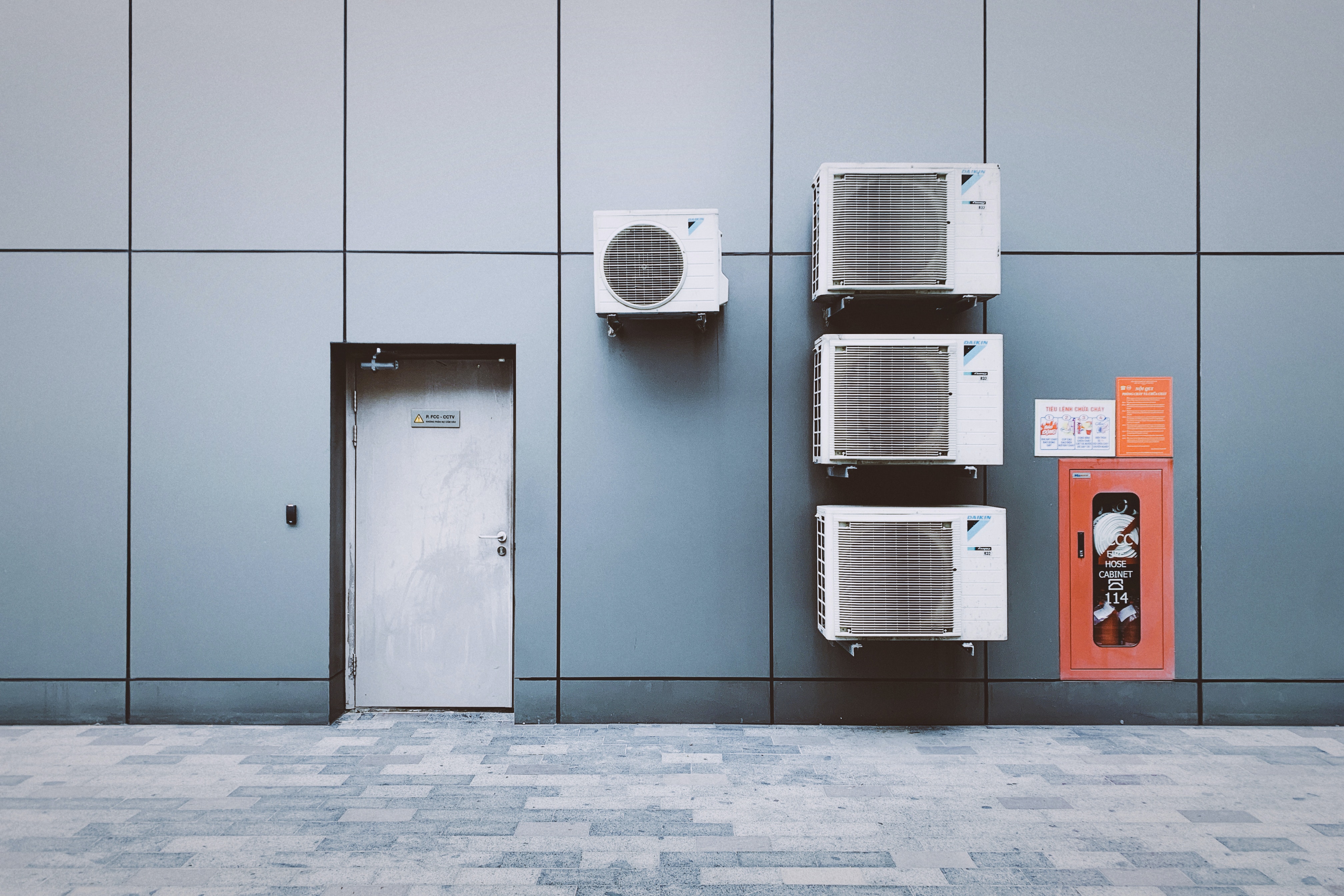 Beberapa Air conditioner Untuk Bagian Outdoor